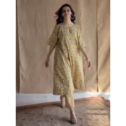 The Indian Ethnic Co Yellow Cotton A-Line Ajrakh Handblock Printed Kurta image 4