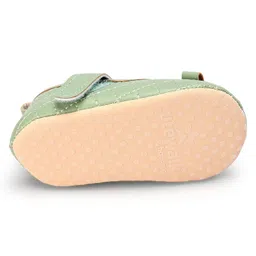 Cute Walk by Babyhug Booties with Velcro Closure & Bow Applique -  Green image 5
