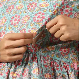 Ikk Kudi by Seerat Cotton Woven Three Fourth Sleeves Floral Printed Peplum Top With Zipper Nursing Access & Pant Set - Blue image 3