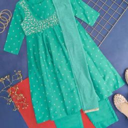 Akkriti by Pantaloons Kids Green Embroidered Kurta Set-picture-23