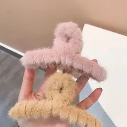 SHREEWATCHES Women Set of 5 Fur Claw Clip-picture-15