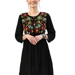 AGARU Floral Embroidered Top-picture-19
