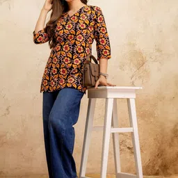 HYTEN Floral Printed V-Neck Kurti image 5