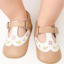 NESKA MODA Girls Floral Embroidered Velcro Booties image 1