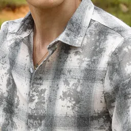 Campus Sutra Men Comfort Opaque Checked Casual Shirt image 2