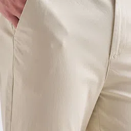 HIGHLANDER Men Solid Mid-Rise Slim Fit Trousers image 4