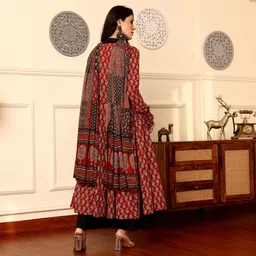 GoSriKi Women Floral Printed Regular Kurta with Palazzos & With Dupatta image 3