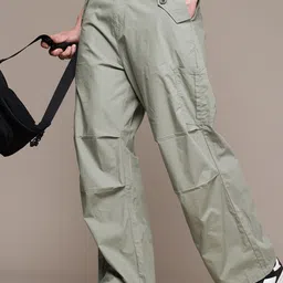 The Roadster Lifestyle Co. Men Relaxed Pure Cotton Loose Fit Cargos Trousers-picture-21