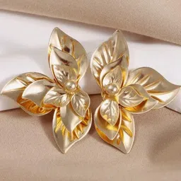 VAGHBHATT Gold-Plated Alloy Studs Earrings image 4