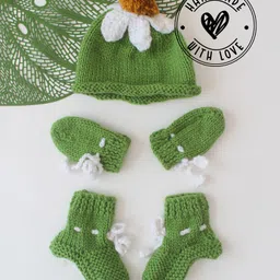 Woonie Knit Floral Applique Detailed Cap With Mittens & Booties - Green-image-27