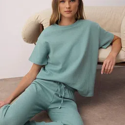 Trendyol Round Neck Short Sleeves T-Shirt & Pyjama-picture-10