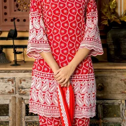 HOUSE OF JAMOTI Floral Embroidered Thread Work Pure Cotton Kurta with Trousers & Dupatta image 3