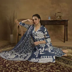 Sangria Floral Printed Sequinned Pure Cotton Kurta with Trousers & Dupatta image 4