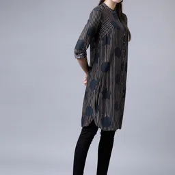 Vishudh Grey & Beige Printed Tunic image 3