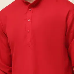SOJANYA Men Red Solid Straight Kurta image 3
