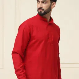 SOJANYA Men Red Solid Straight Kurta image 4