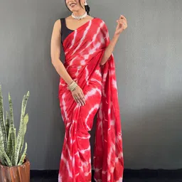 DIVASTRI Tie and Dye Pure Georgette Leheriya Saree image 4