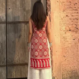 Aaghnya Women Ethnic Motifs Printed Sleeveless Knee Length Regular Straight Kurta image 3