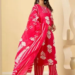 METRO-FASHION Floral Printed Thread Work Pure Cotton Kurta With Palazzos & Dupatta image 4