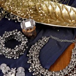 Teejh Pitara Collection Ojasvi Metallic Jewerly Set-picture-6