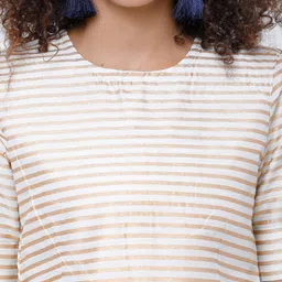 Vishudh Women Off-White & Navy Blue Printed Top with Trousers image 4