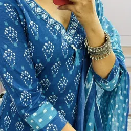 SRF JAIPUR Women Ethnic Motifs Printed Regular Thread Work Pure Cotton Kurta with Trousers & With Dupatta image 5