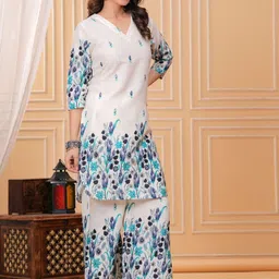 HEARTLOOM Women Ethnic Motifs Printed Kurta with Palazzos image 3