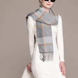 Cayman Women Checked Taselled Scarf-picture-15
