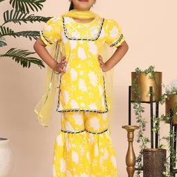 Cutiekins Girls Floral Printed Kurta with Sharara & Dupatta-picture-20