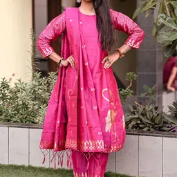 VredeVogel Ethnic Motifs Printed Regular Cotton Silk Kurta With Trousers & Dupatta image 1