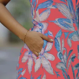 DIVASTRI Women Floral Printed Regular Kurta with Palazzos image 3