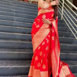 Yanthistore Ethnic Motifs Woven Design Zari Banarasi Saree with Unstitched Blouse Piece image 4