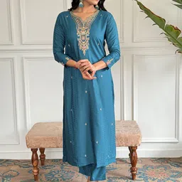 Brand Hill Floral Embroidered Thread Work Straight Kurta With Trousers & Dupatta image 3