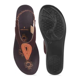 DRACKFOOT Women Textured T-Strap Flats image 3