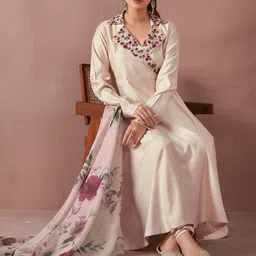 Anouk Cream Floral Embroidered Angrakha Thread Work Chanderi Silk Kurta Set image 5