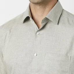 Van Heusen Men Micro Checked Spread Collar Pure Cotton Formal Shirt image 4