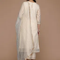 House of Pataudi Floral Yoke Design Zari Straight Kurta & Trousers With Dupatta image 2