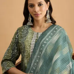 Anouk Women Floral Printed Regular Thread Work Pure Cotton Kurta with Trousers & With Dupatta image 2