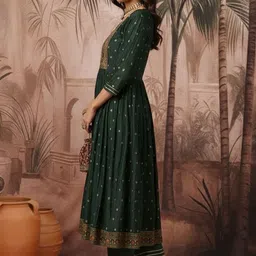 TANNAH Women Ethnic Motifs Embroidered Panelled Thread Work Chanderi Cotton Kurta with Trousers image 5