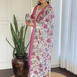 PARNAVI Women Ethnic Motifs Embroidered Regular Thread Work Chanderi Silk Kurta with Trousers & With Dupatta image 2