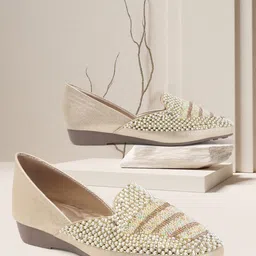 SIRDENILL Women Embellished Slip-On Mojaris With Pearl & Bead Detailing image 2