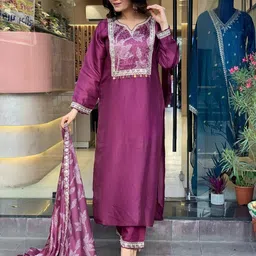 Siya Fashion Floral Embroidered Thread Work Straight Kurta With Trouser & Dupatta image 2