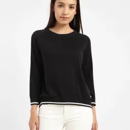 levi's Women's solid round neck sweater image 3