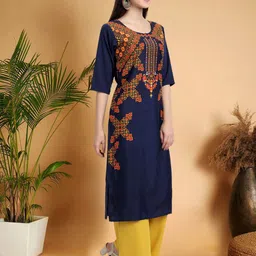 7Threads Women Ethnic Motifs Printed Thread Work Floral Crepe Kurta image 3