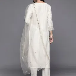 DWIJA FASHION Floral Embroidered Thread Work Cotton Silk Kurta & Trouser With Dupatta image 4