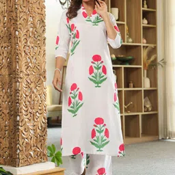 DIVASTRI Women Floral Printed Kurta with Palazzo-image-97