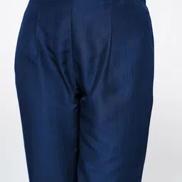 Sangria Round Neck Kurta Set image 3