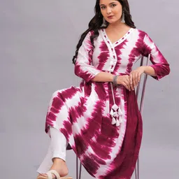 Bachuu Dyed Pleated V-Neck Flared A-line Kurta image 5