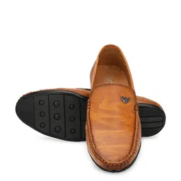 LEEPEETER Men Textured Formal Loafers image 2