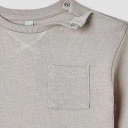 Giggles by Babyshop Boys Textured Raglan Sleeves Pocket Cotton T-shirt image 2